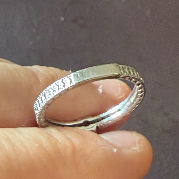 14K White Gold Round Cut Diamond Pavé Engagement Ring - Picture 6 of 7